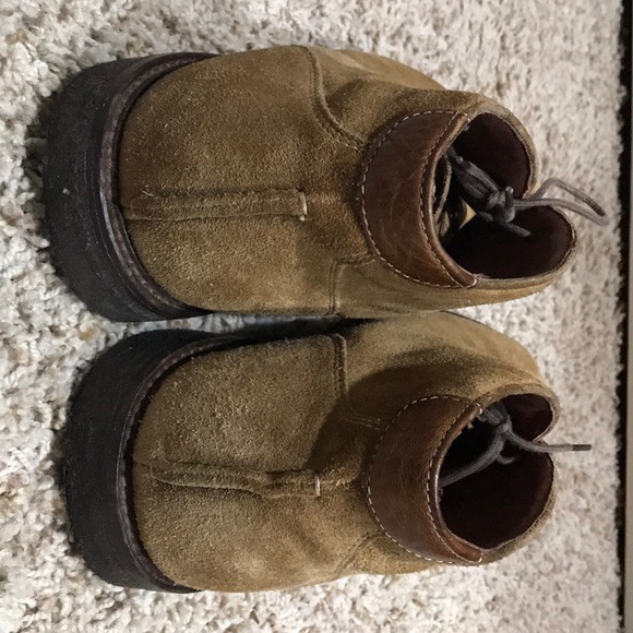 Johnston and Murphy Suede Chukka Boots - Picture 4 of 6